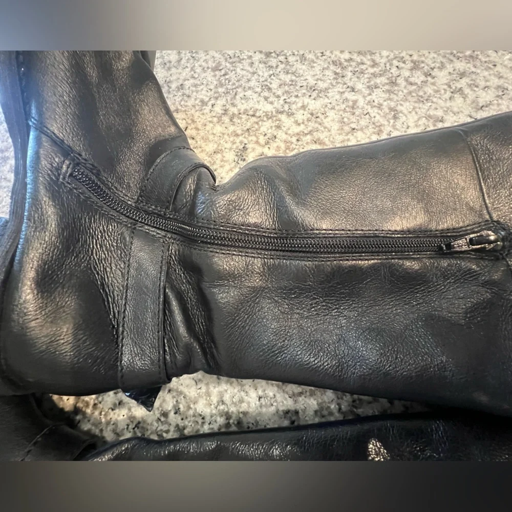 Steve Madden Skippur Black Over the Knee Boots with Gold Hardware Size 8